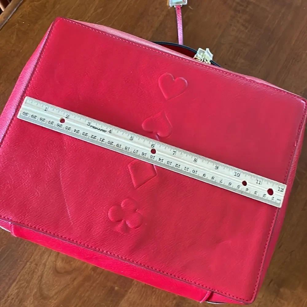 NWOT Esteé Lauder Beauty Essentials Case